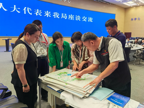 座谈会议照片1_副本.jpg